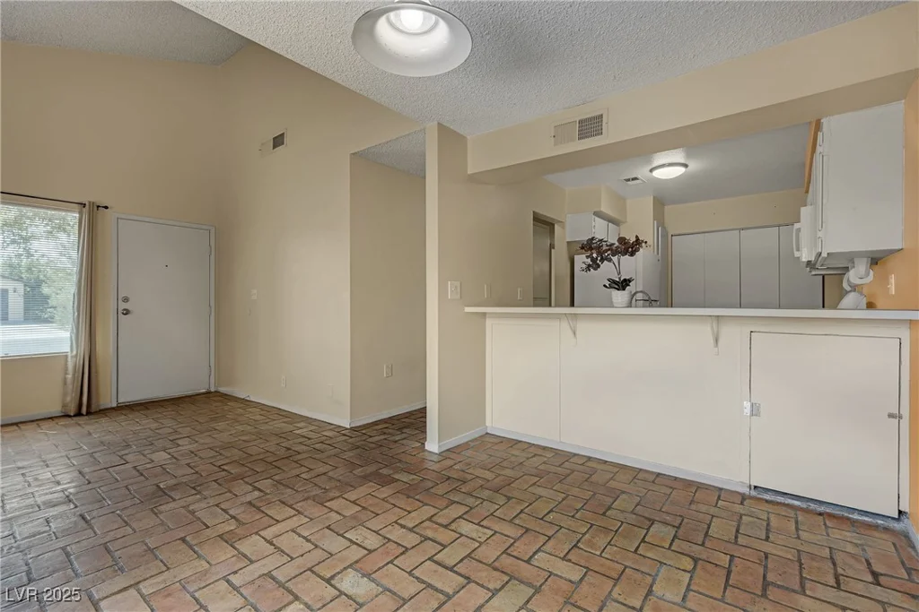 1544 Hialeah, Las Vegas, NV 89119