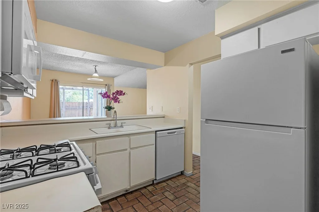 1544 Hialeah, Las Vegas, NV 89119