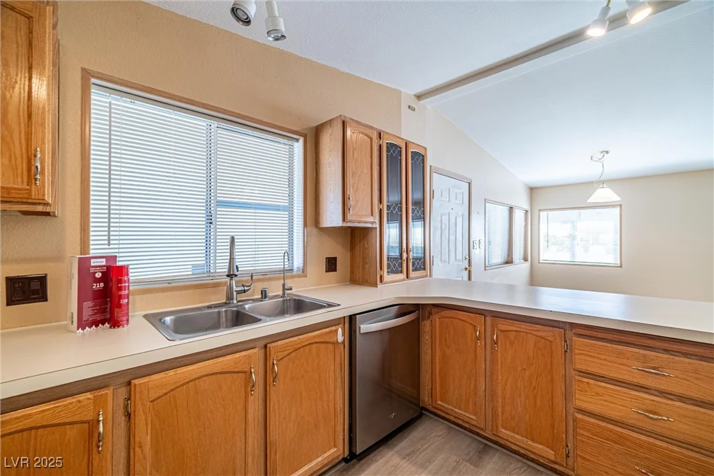 5201 Oakridge, Pahrump, NV 89048