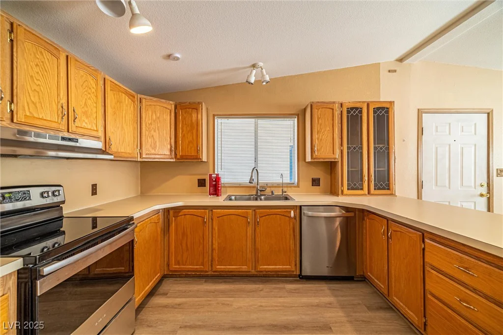 5201 Oakridge, Pahrump, NV 89048