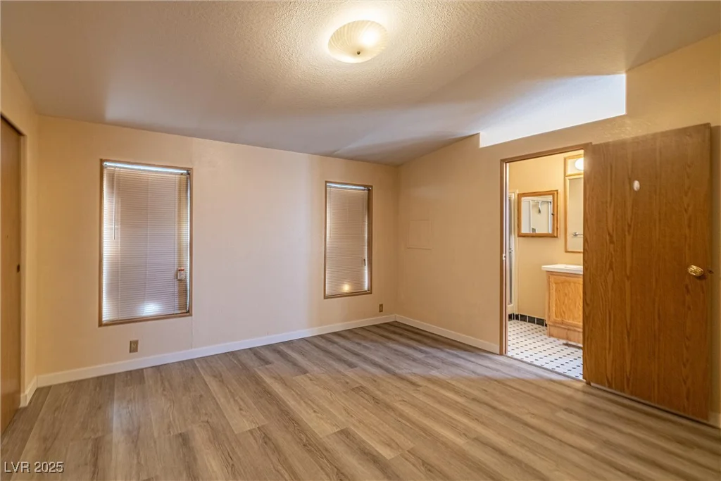 5201 Oakridge, Pahrump, NV 89048