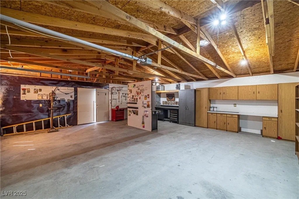 5201 Oakridge, Pahrump, NV 89048