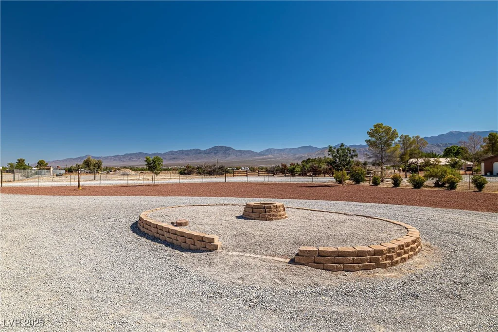 5201 Oakridge, Pahrump, NV 89048