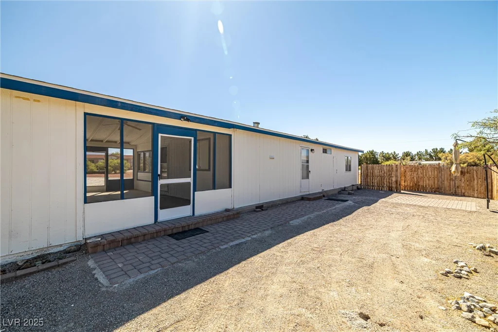 5201 Oakridge, Pahrump, NV 89048