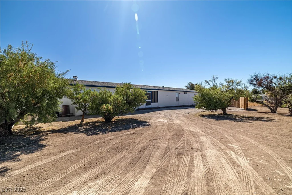 5201 Oakridge, Pahrump, NV 89048