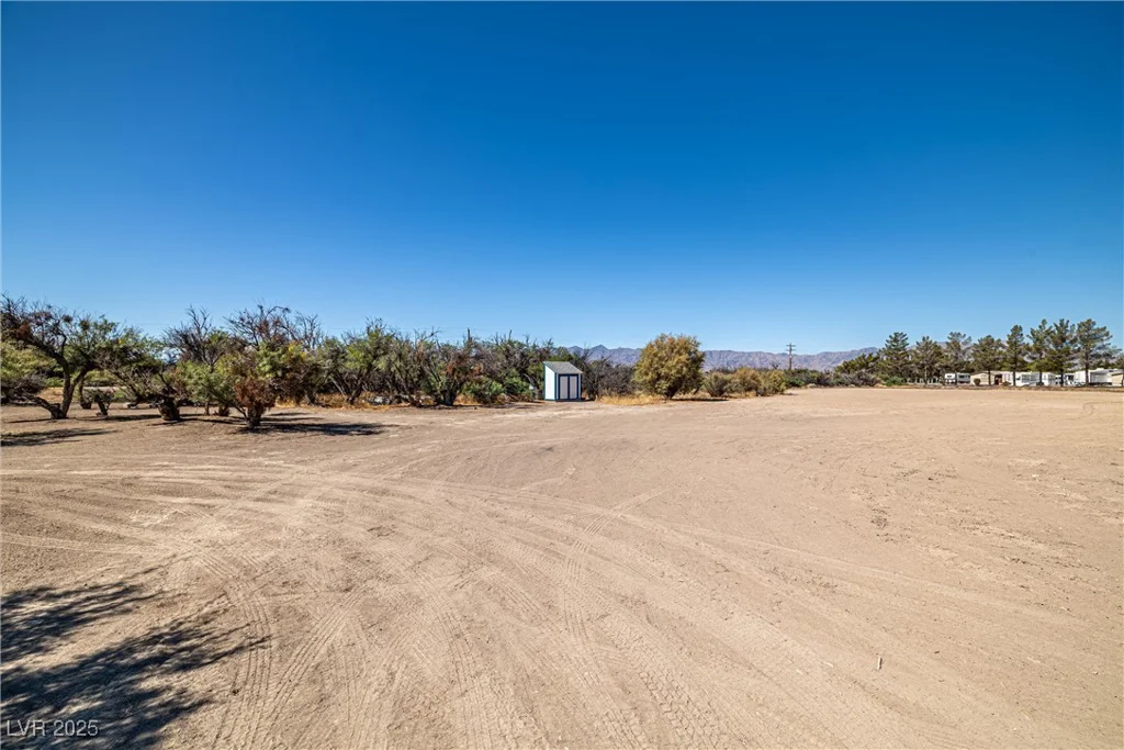 5201 Oakridge, Pahrump, NV 89048