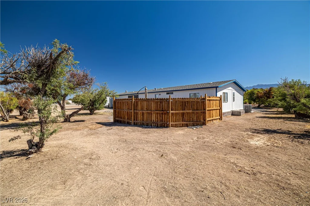 5201 Oakridge, Pahrump, NV 89048