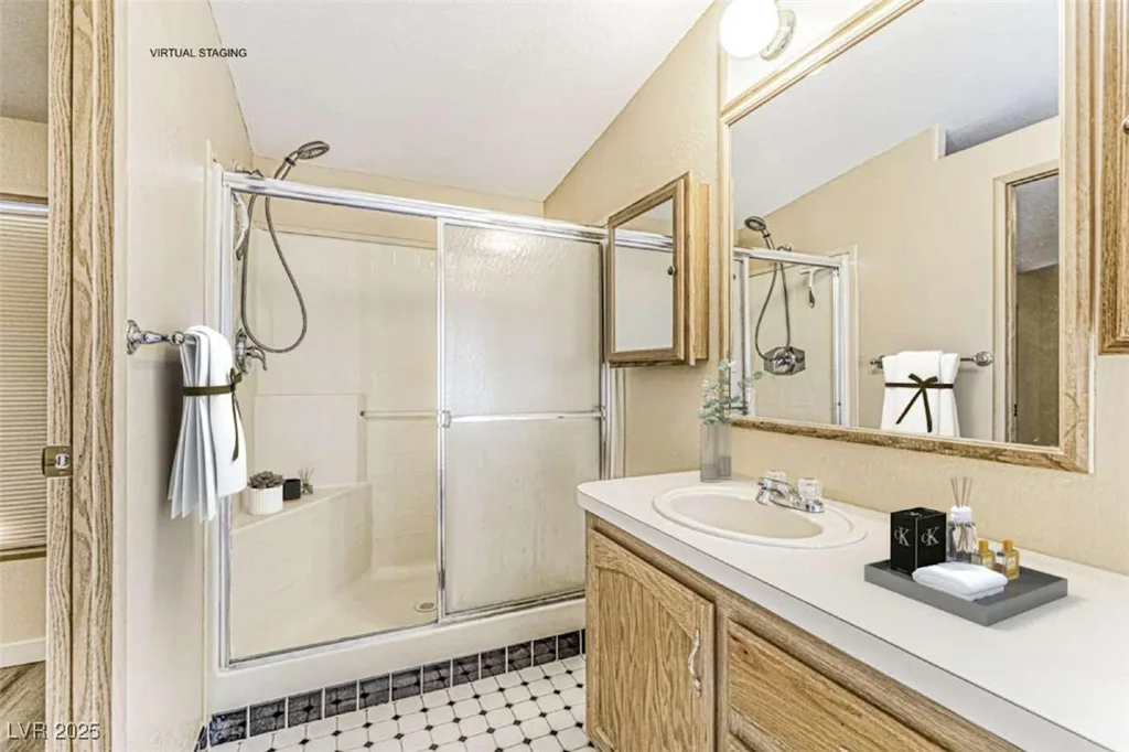 5201 Oakridge, Pahrump, NV 89048