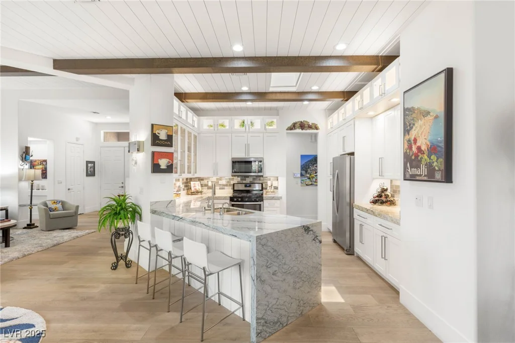 10404 Long Leaf, Las Vegas, NV 89134