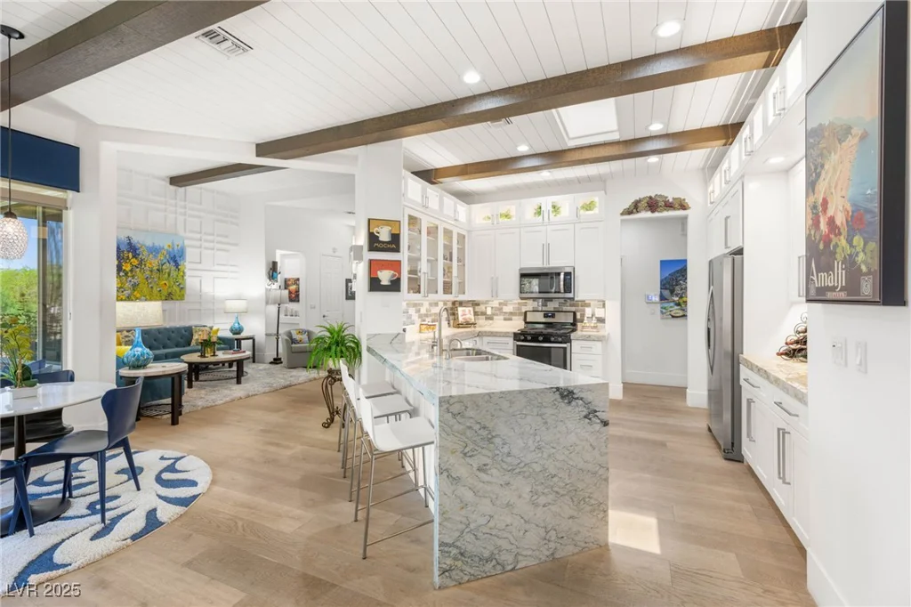 10404 Long Leaf, Las Vegas, NV 89134