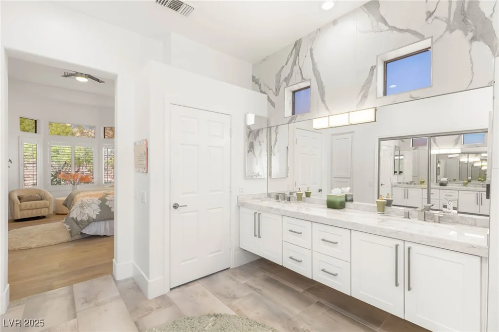 10404 Long Leaf, Las Vegas, NV 89134