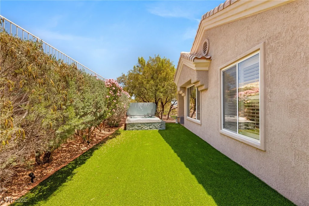 10404 Long Leaf, Las Vegas, NV 89134