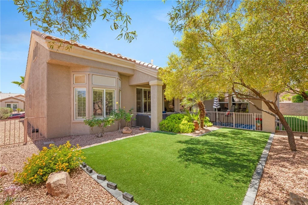 10404 Long Leaf, Las Vegas, NV 89134