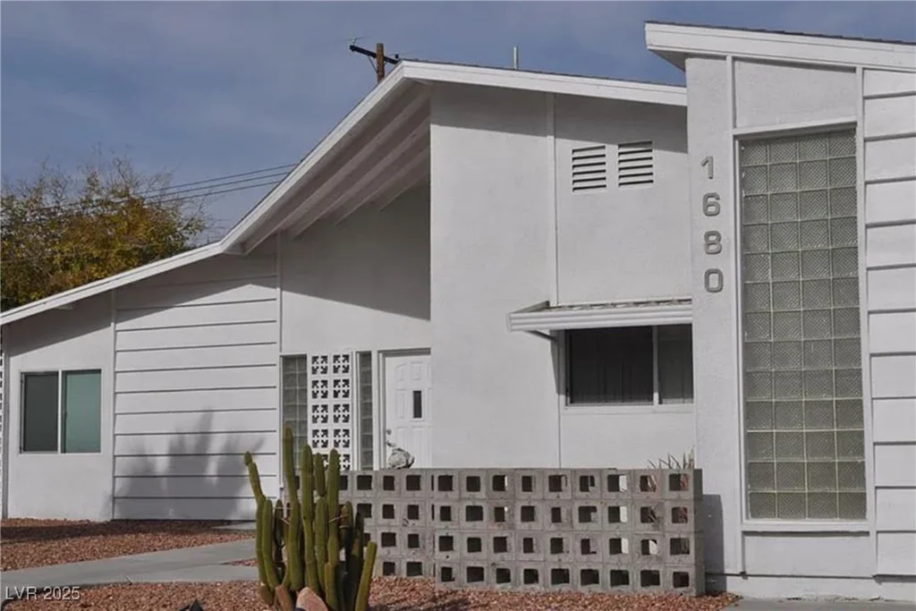 1680 Sombrero, Las Vegas, NV 89169
