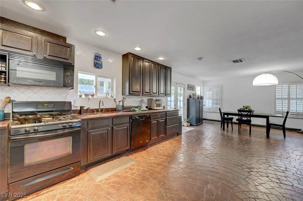 218 Comanche, Henderson, NV 89074