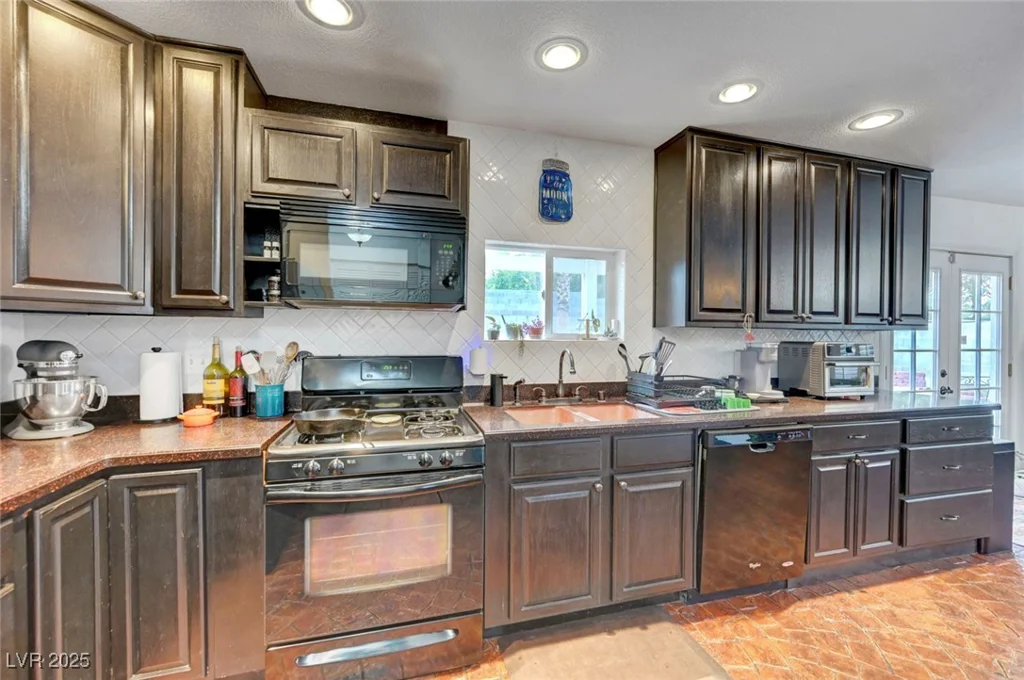 218 Comanche, Henderson, NV 89074