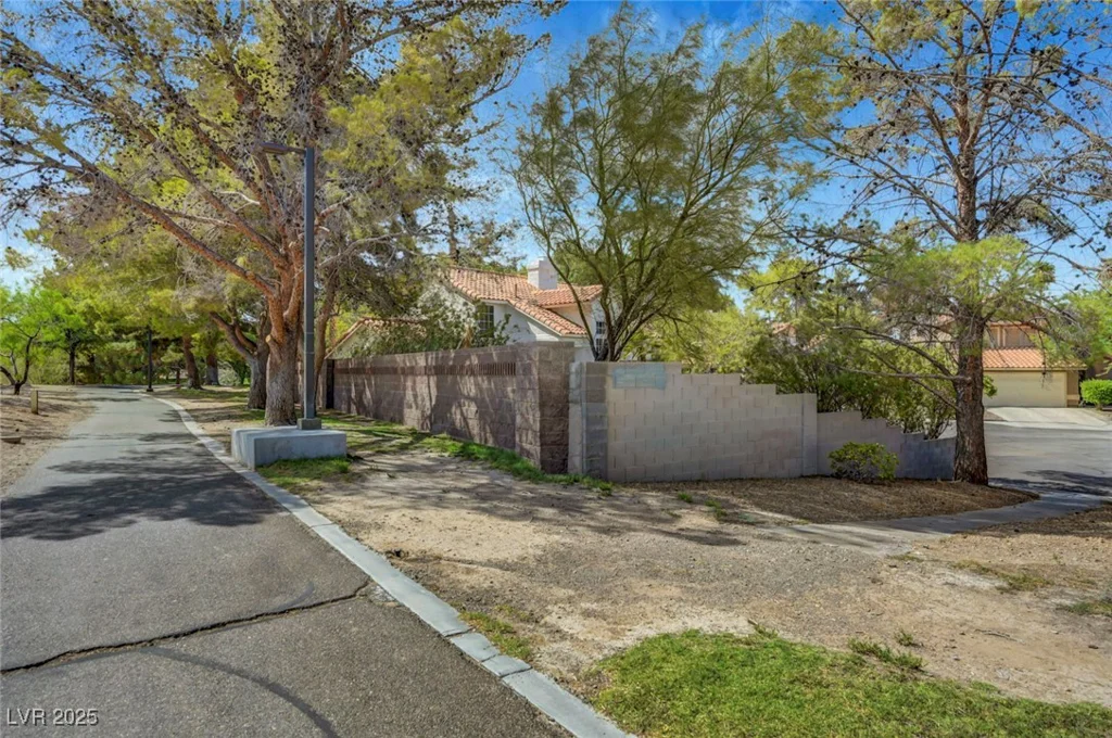 218 Comanche, Henderson, NV 89074