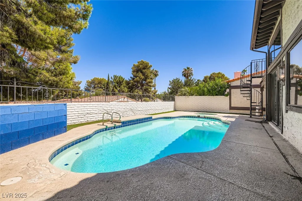 1801 Plaza De Cordero, Las Vegas, NV 89102