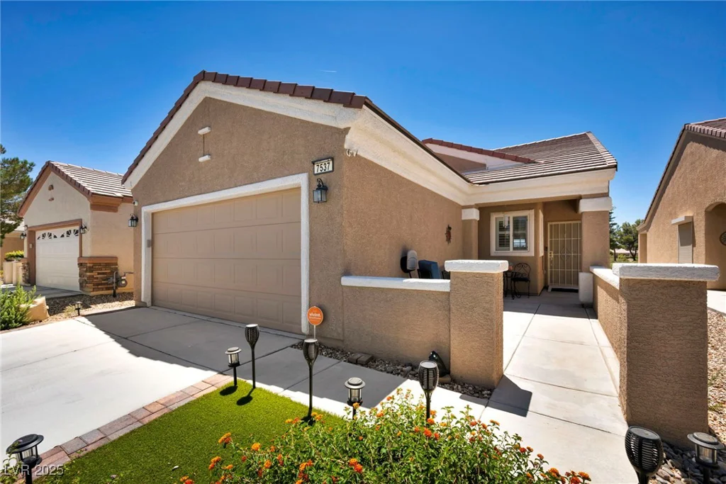 7537 Chaffinch, North Las Vegas, NV 89084