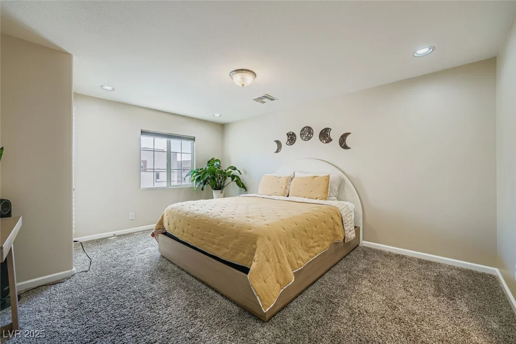 10557 Shiny Skies, Las Vegas, NV 89129