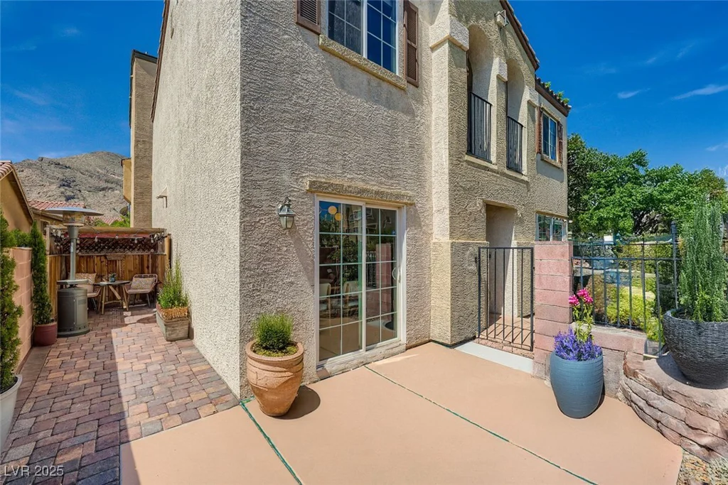 10557 Shiny Skies, Las Vegas, NV 89129