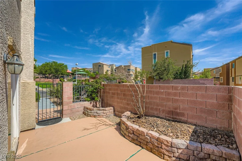 10557 Shiny Skies, Las Vegas, NV 89129