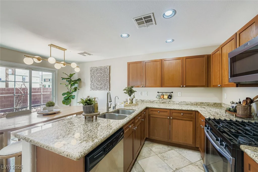 10557 Shiny Skies, Las Vegas, NV 89129