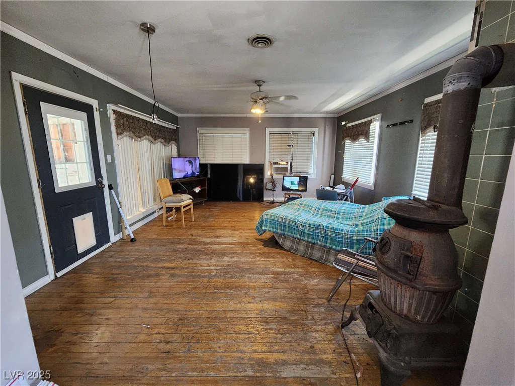 1550 Bracken, Las Vegas, NV 89104