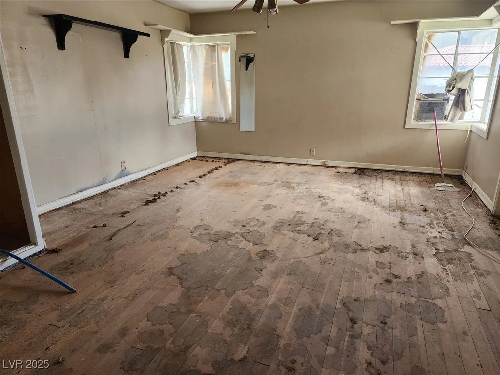 1550 Bracken, Las Vegas, NV 89104