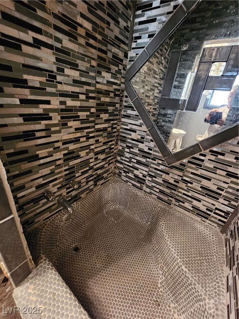 1550 Bracken, Las Vegas, NV 89104