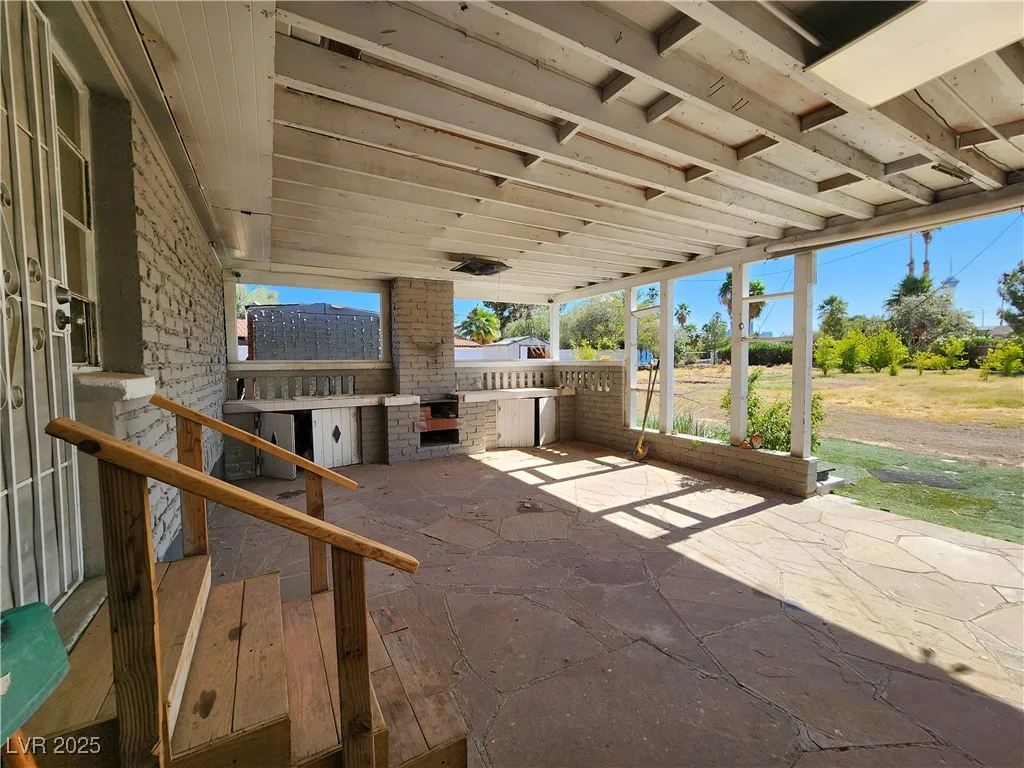 1550 Bracken, Las Vegas, NV 89104