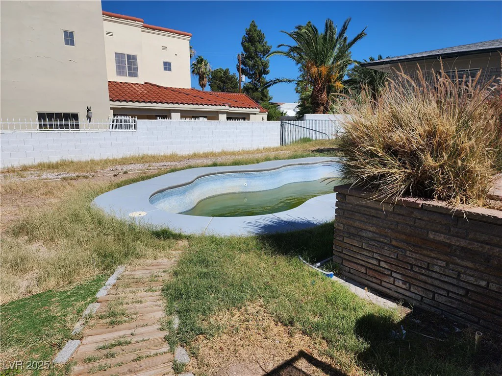 1550 Bracken, Las Vegas, NV 89104