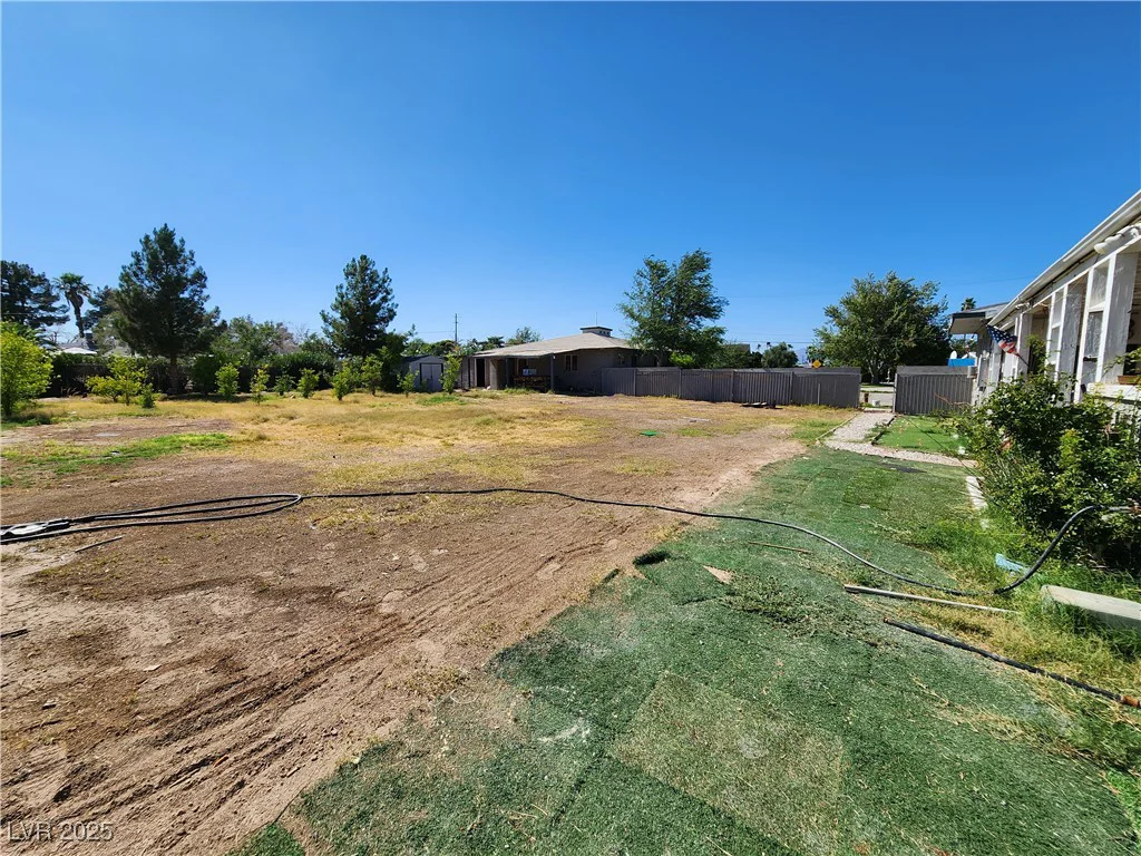 1550 Bracken, Las Vegas, NV 89104