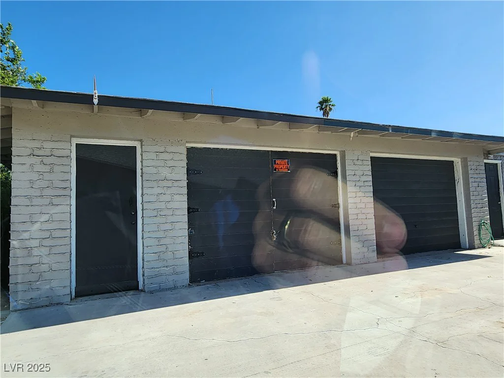 1550 Bracken, Las Vegas, NV 89104