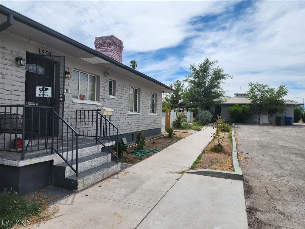 1550 Bracken, Las Vegas, NV 89104