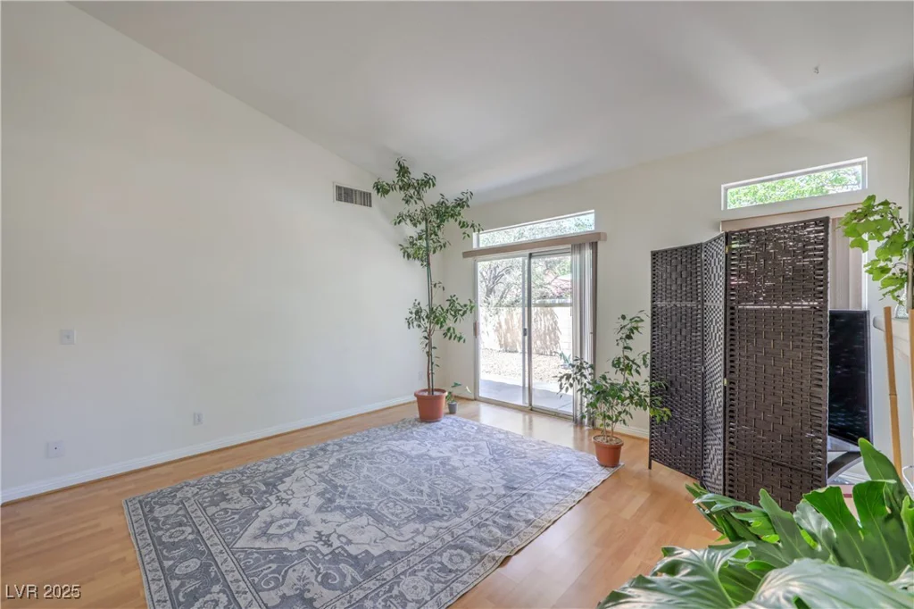 8800 Crescent Ridge, Las Vegas, NV 89134
