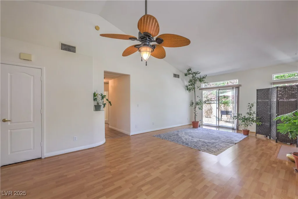 8800 Crescent Ridge, Las Vegas, NV 89134