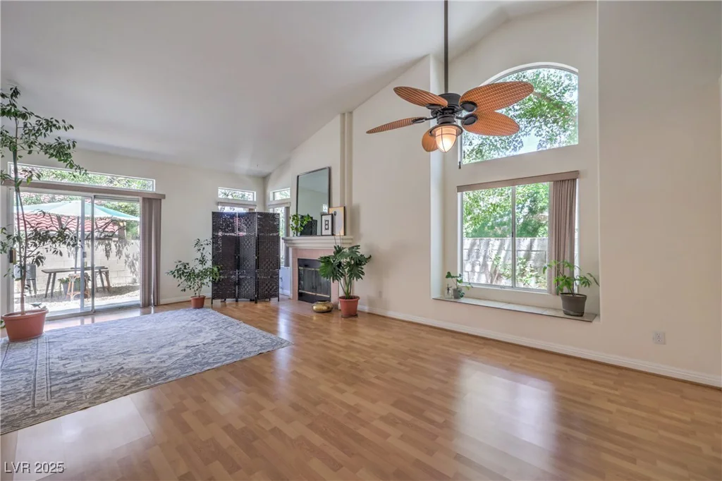 8800 Crescent Ridge, Las Vegas, NV 89134