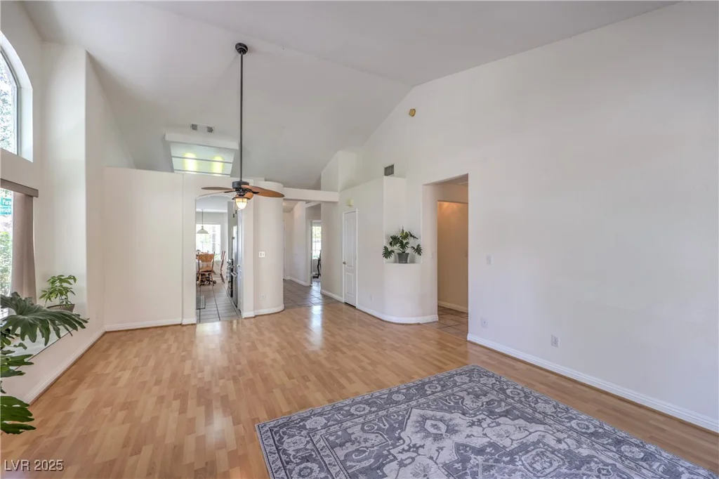 8800 Crescent Ridge, Las Vegas, NV 89134