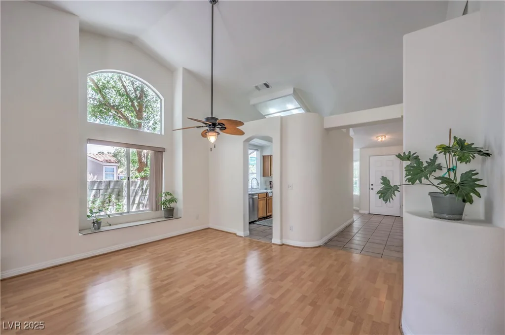 8800 Crescent Ridge, Las Vegas, NV 89134