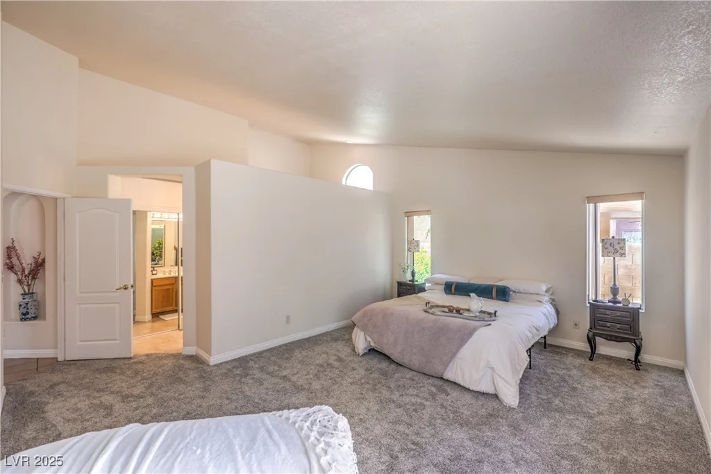 8800 Crescent Ridge, Las Vegas, NV 89134