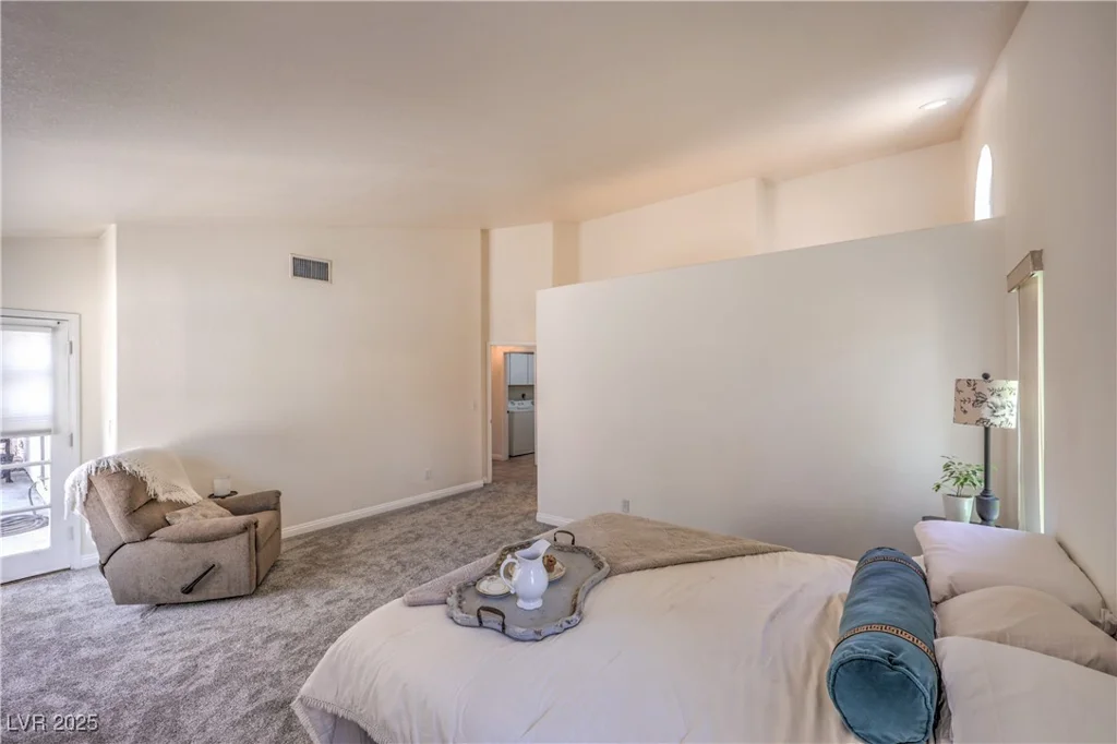 8800 Crescent Ridge, Las Vegas, NV 89134