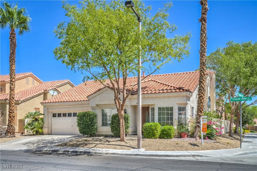 8800 Crescent Ridge, Las Vegas, NV 89134