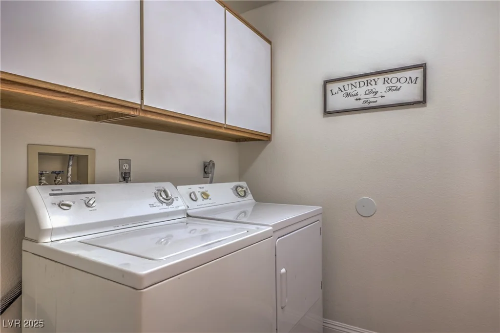 8800 Crescent Ridge, Las Vegas, NV 89134