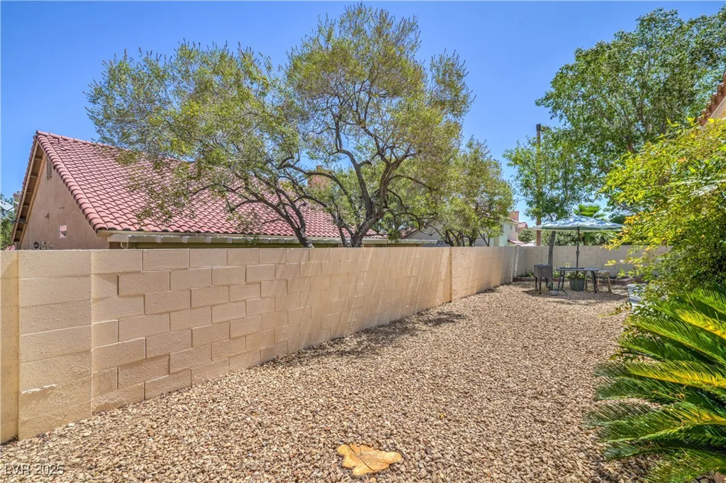 8800 Crescent Ridge, Las Vegas, NV 89134