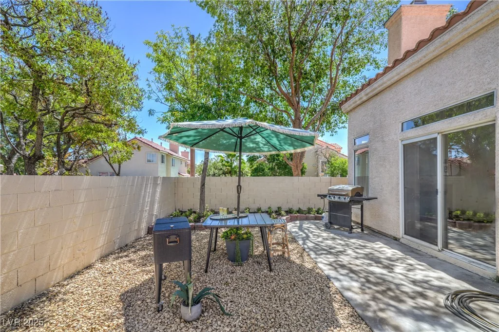 8800 Crescent Ridge, Las Vegas, NV 89134