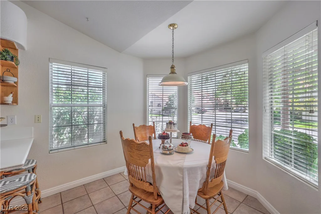 8800 Crescent Ridge, Las Vegas, NV 89134