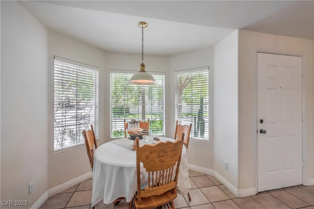 8800 Crescent Ridge, Las Vegas, NV 89134