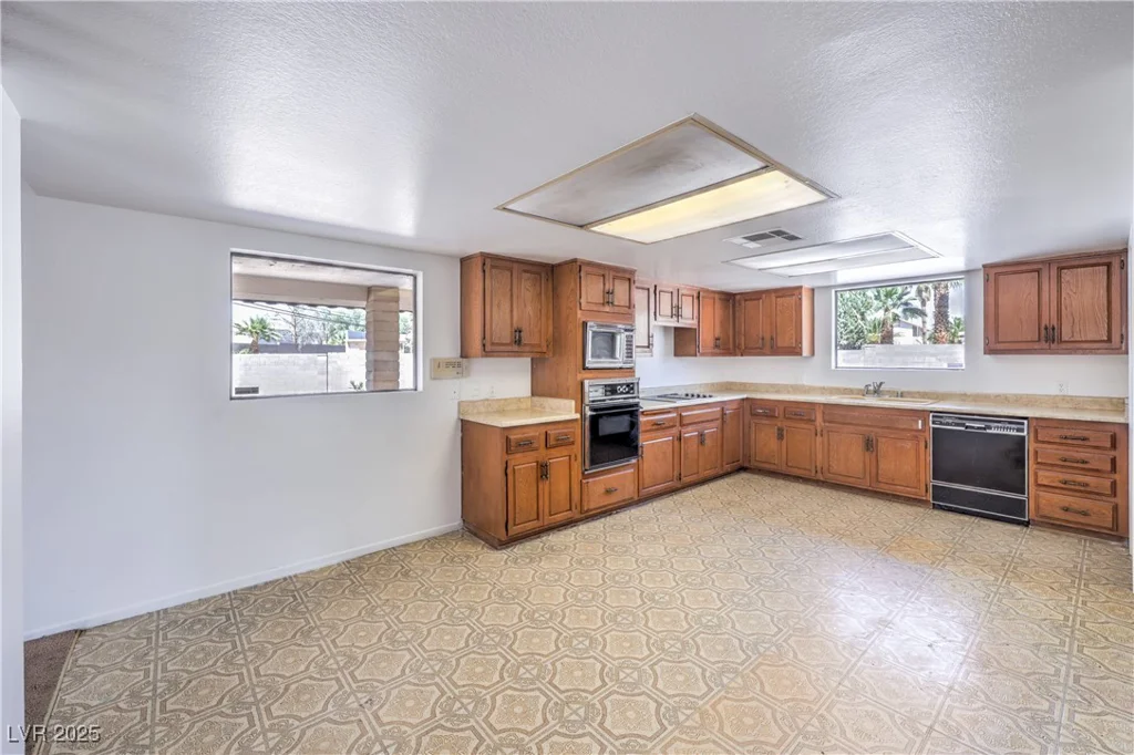 2300 Lindell, Las Vegas, NV 89146