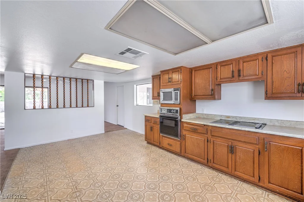 2300 Lindell, Las Vegas, NV 89146